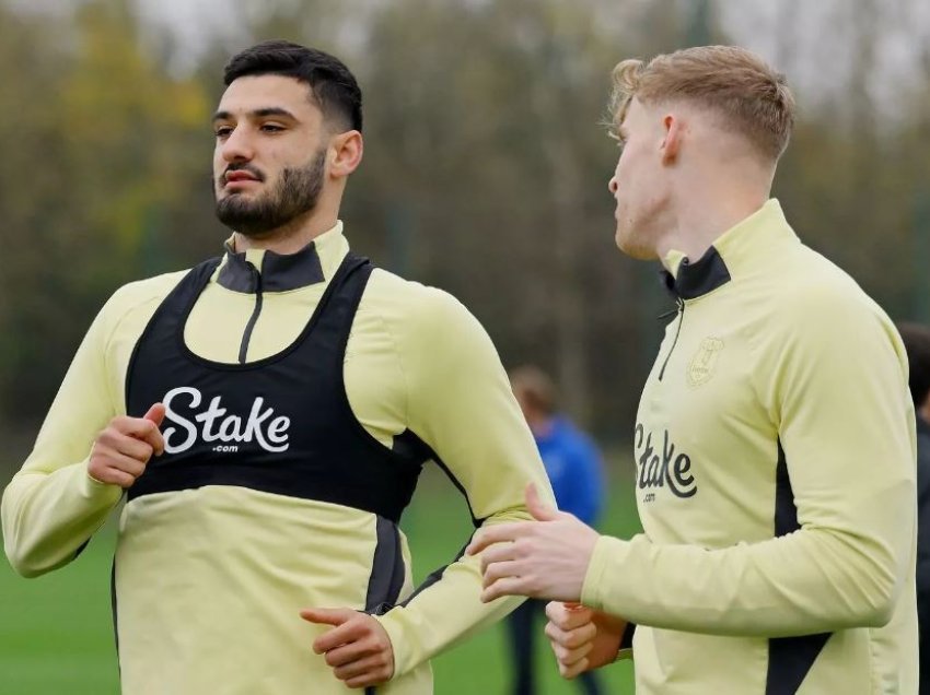 Koha për Brojën, sulmuesi kuqezi mund të luajë me Everton U21