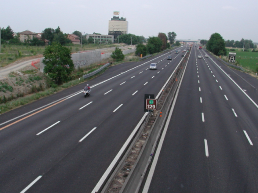 Njëqind vjet më parë u ndërtua autostrada e parë në botë, a e dini ku?