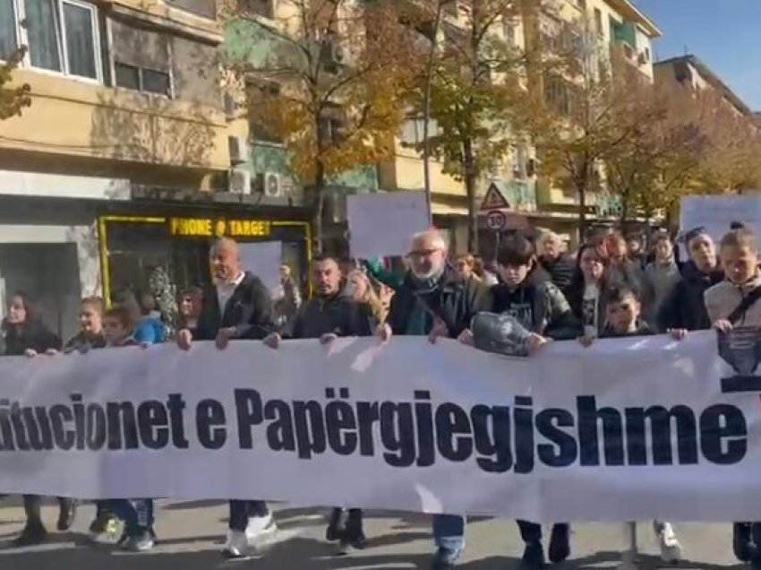 Vrasja e 14-vjeçarit Martin Cani në Tiranë, qytetarët sërish në protestë