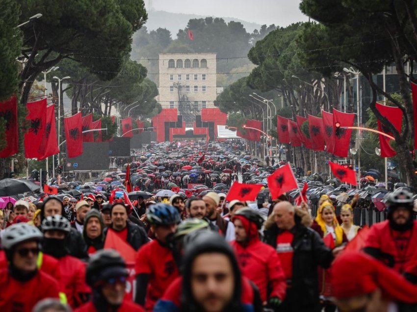 Tirana mikpret Paradën e Shqiptarëve, Bashkia publikon planin e masave për devijimin e qarkullimit të mjeteve