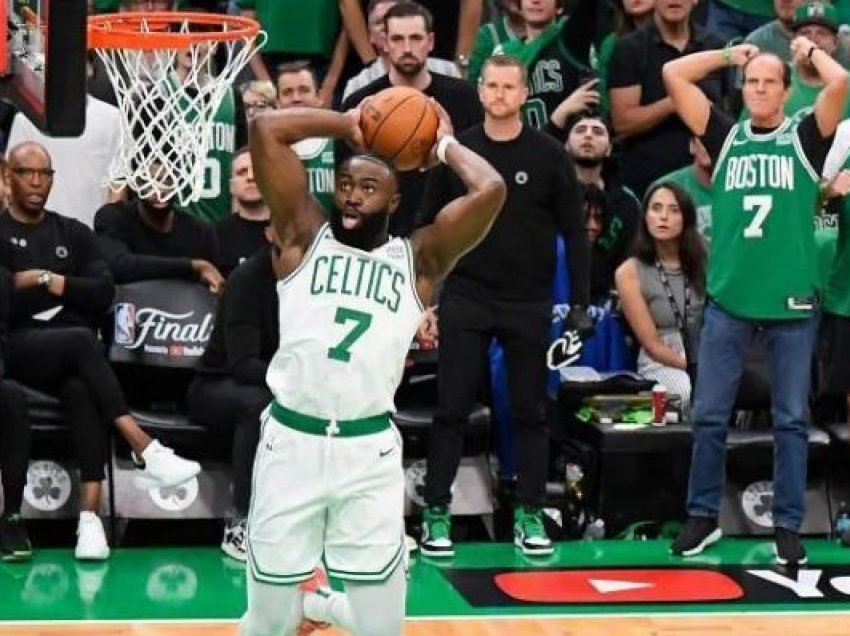 Boston ngushton diferencën me Cleveland në Lindje