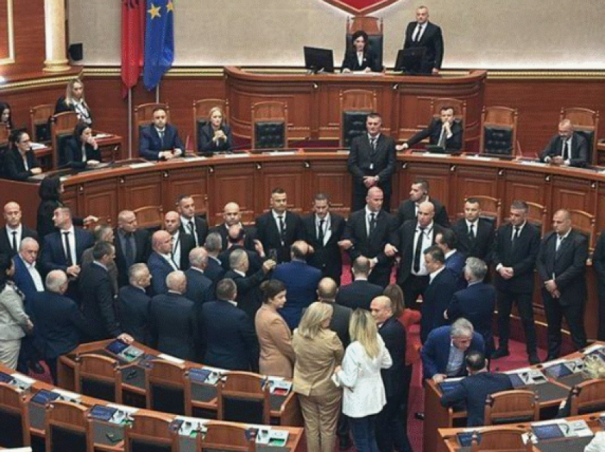 Përjashtimi i 24 deputetëve demokrat nga Kuvendi, Sula: Ky vendim nuk na tremb për të vijuar betejën tonë