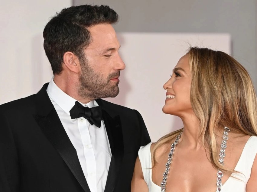 Jennifer Lopez kërkon që Ben Affleck t’i kthejë paratë