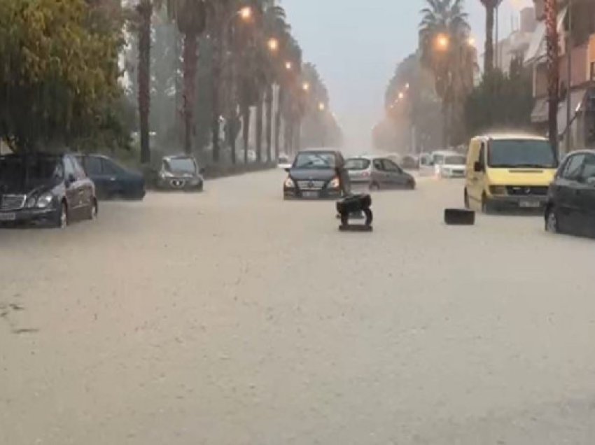 ​Moti i keq “paralizon” Shqipërinë, stuhia përmbyti rrugët e disa qyteteve