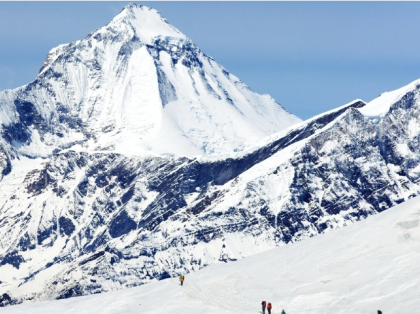 Nepal, 5 alpinistë rusë humbin jetën teksa po ngjisnin malin