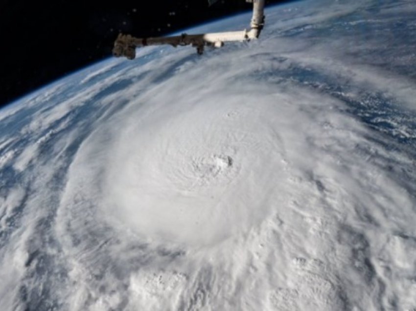 NASA ndan foto nga hapësira të uraganit Milton që goditi Floridan