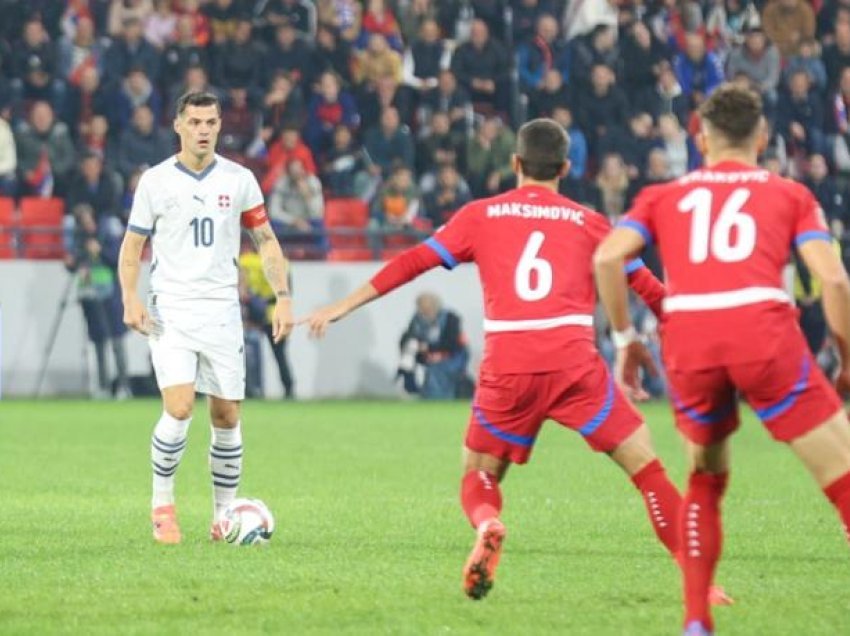 Granit Xhaka provokohet në Leskovc, Embolo humb penalltinë! Skandale tjera nga tifozët serbë  