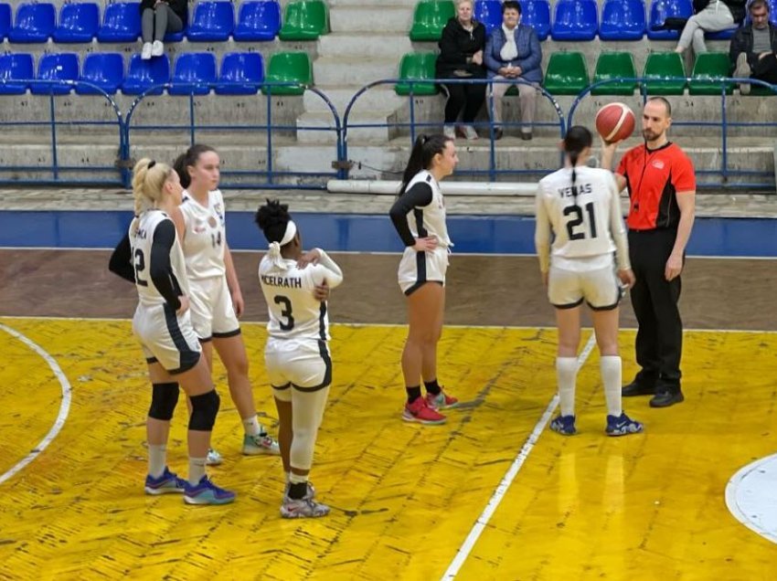 Teuta - Vllaznia starton me 3 orë vonesë