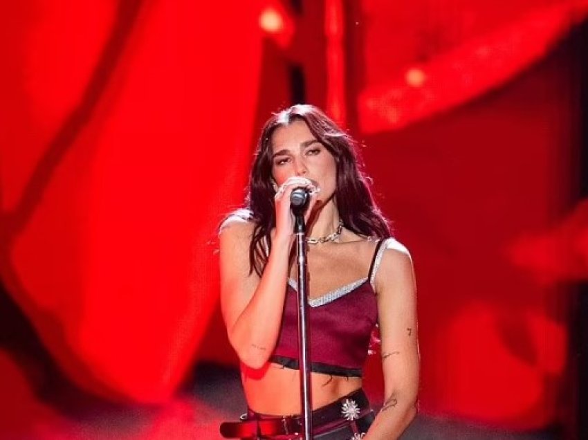 Dua Lipa duket fantastike teksa kryeson në festivalin ‘Austin City Limits’ në Teksas