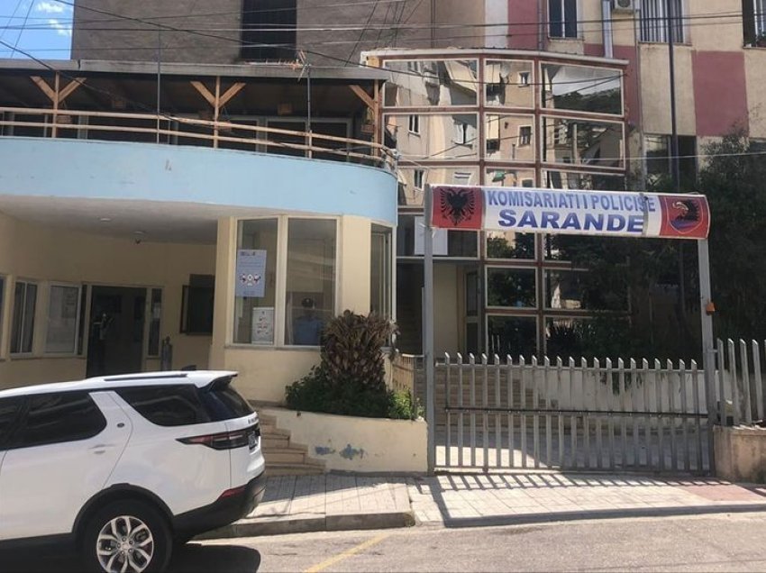 Dhunoi drejtoreshën pas sherrit, ndalohet nga policia sanitarja e kopshtit në Sarandë