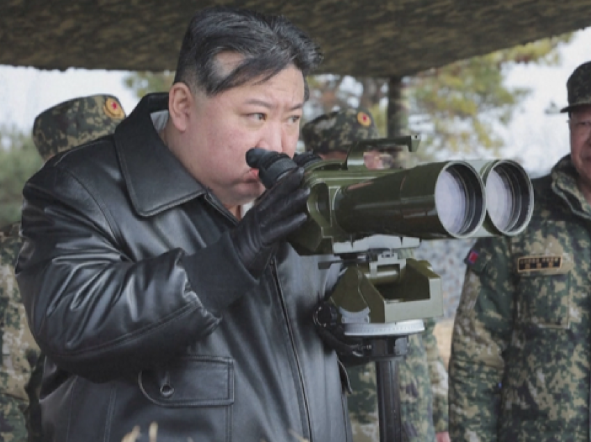 Kim Jong-un shpall zyrtarisht Korenë e Jugut shtet armiqësor