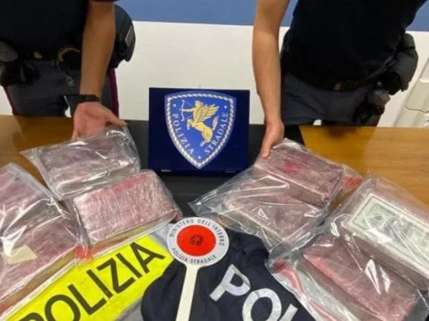 Arrestohet shqiptari në Itali, kapet me 14 kg kokainë në automjet