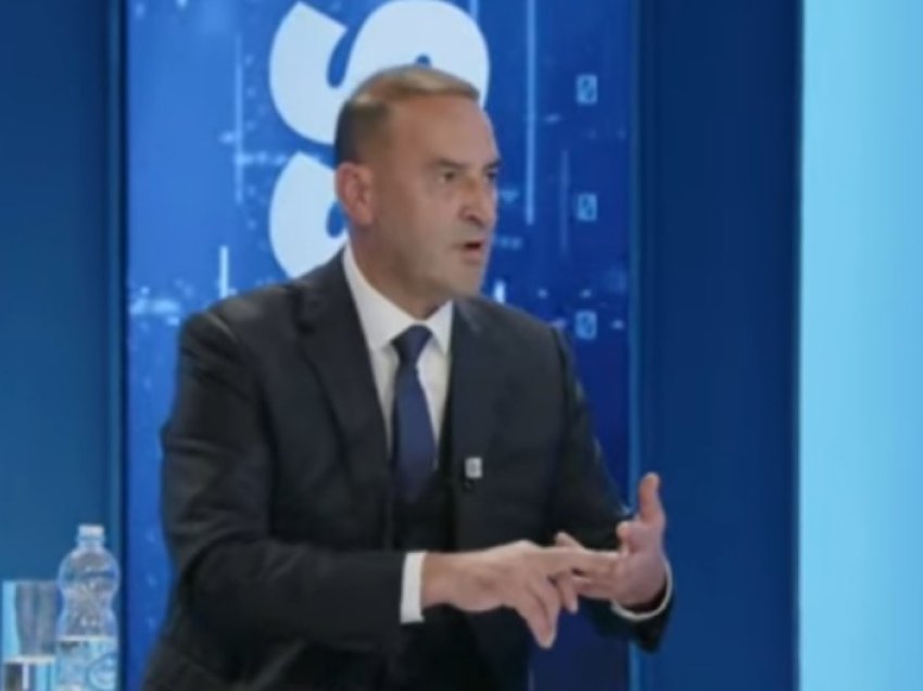 Haradinaj paralajmëron burgosjen e tre ministrave