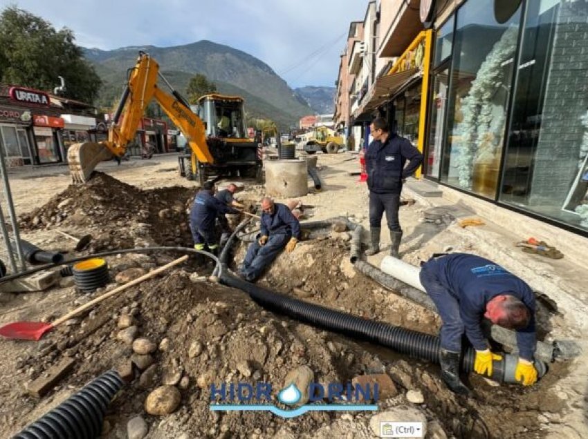 KRU “Hidrodrini” zbaton një sistem të ri të ujësjellësit dhe kanalizimit në sheshin e Pejës