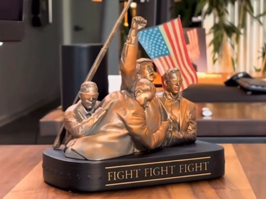 Donald J. Trump “Fight Fight Fight” në skulpturë për 60 dollarë