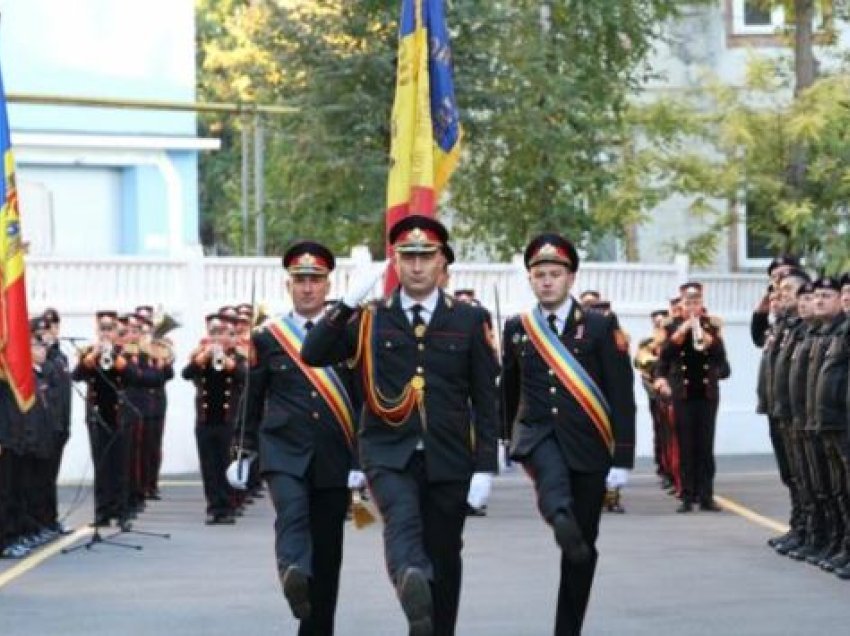 Kontingjenti i dytë i karabinierëve moldavë i bashkohet KFOR-it