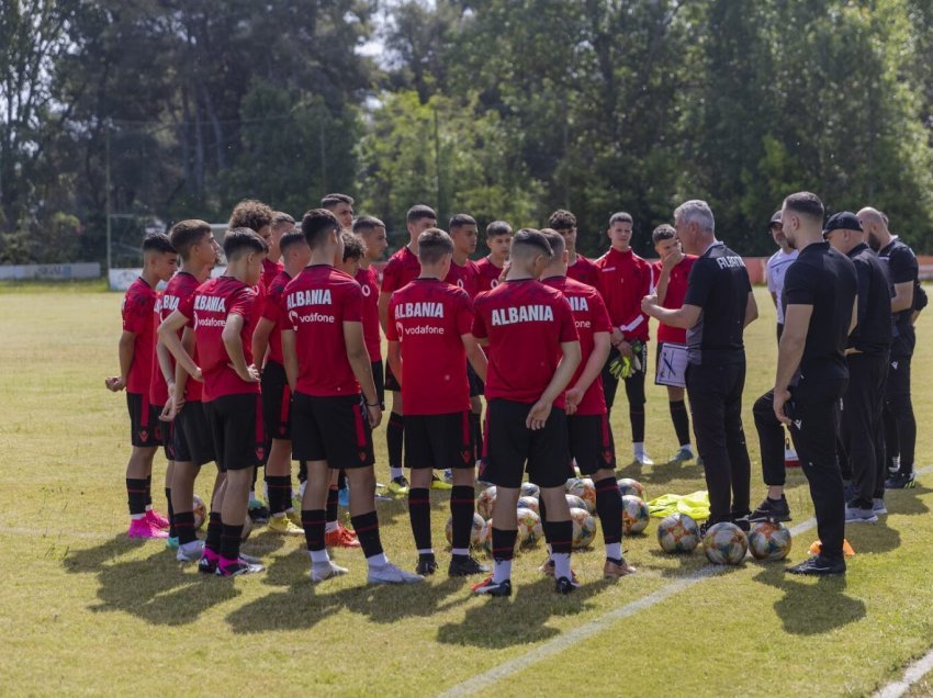 Kombëtarja U-15 zbret sot në fushë