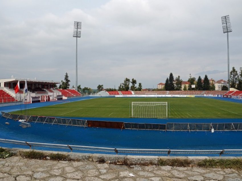 Tirana “shtegton” sërish, sfida ndaj Laçit luhet në Korçë