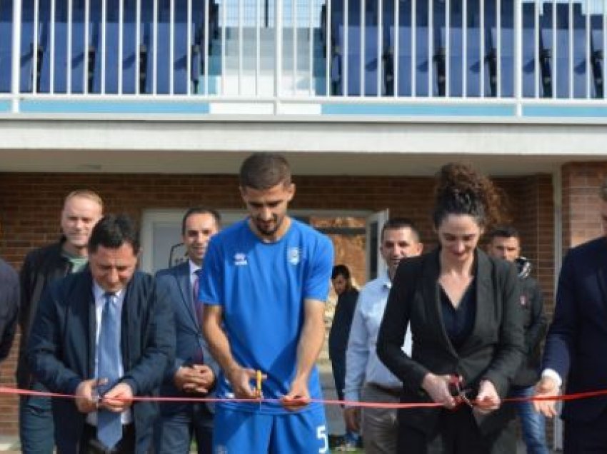 Kastrati dhe Osmani përuruan tribunat e reja dhe zhveshtoret në stadiumin e Malishevës