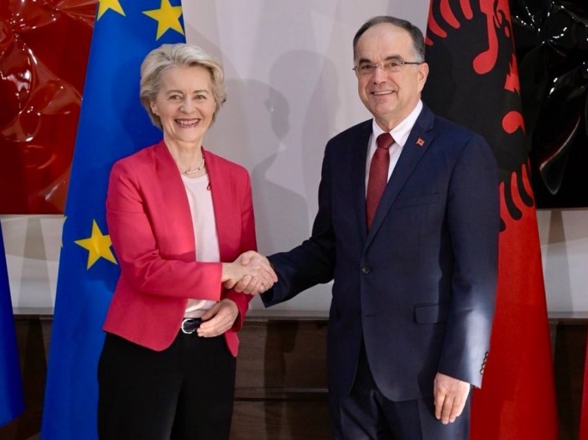 Mbylli vizitën në Tiranë me takimin me Presidentin Begaj, Ursula von der Leyen: Vlerësoj angazhimin tuaj për të ardhmen e Shqipërisë në BE