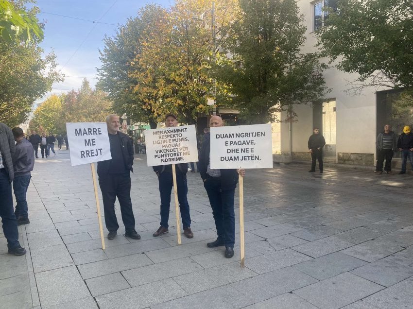 Protestojnë punëtorët e KEK-ut, kërkojnë rritjen e pagave dhe pagesën e rrezikshmërisë