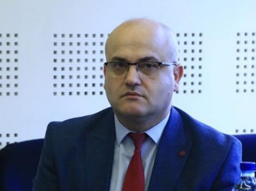 Deputetja e LDK-së ironizon me Haxhi Avdylin: Dejona grua e dashur, kur të don e lëshon rrymën