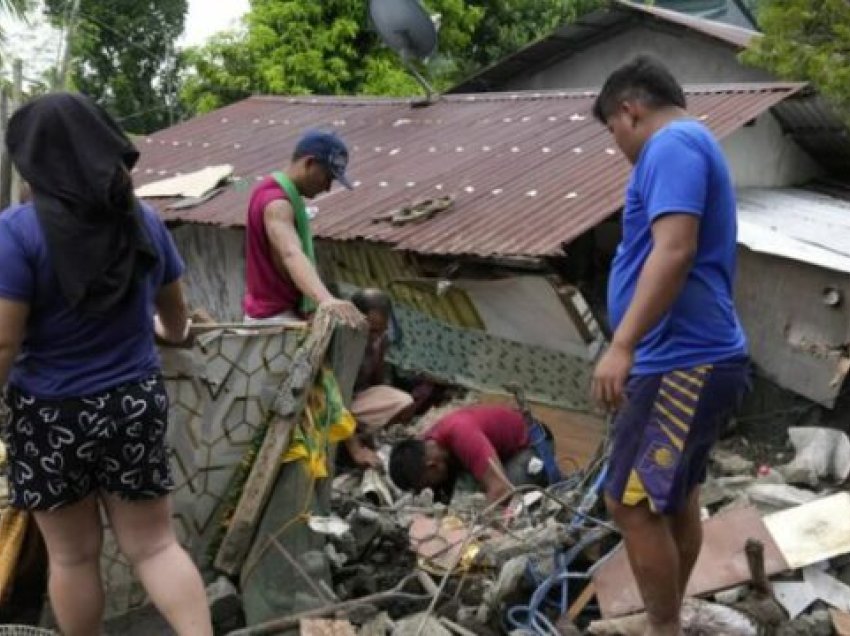 Të paktën 126 të vdekur ose të zhdukur nga përmbytjet masive dhe rrëshqitjet e dheut në Filipine