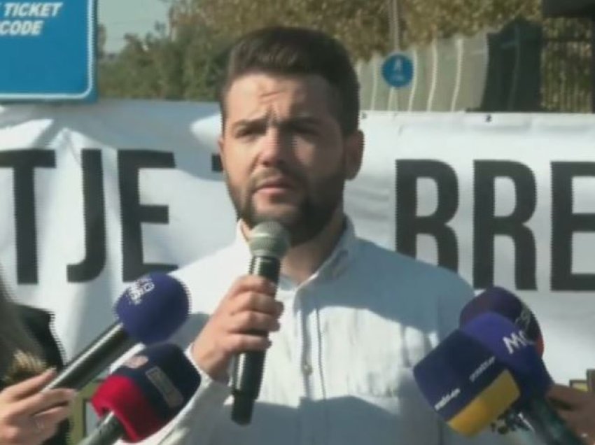 Protesta te Porti i Durrësit kundër mbetjeve të rrezikshme, reagon ashpër Muçollari