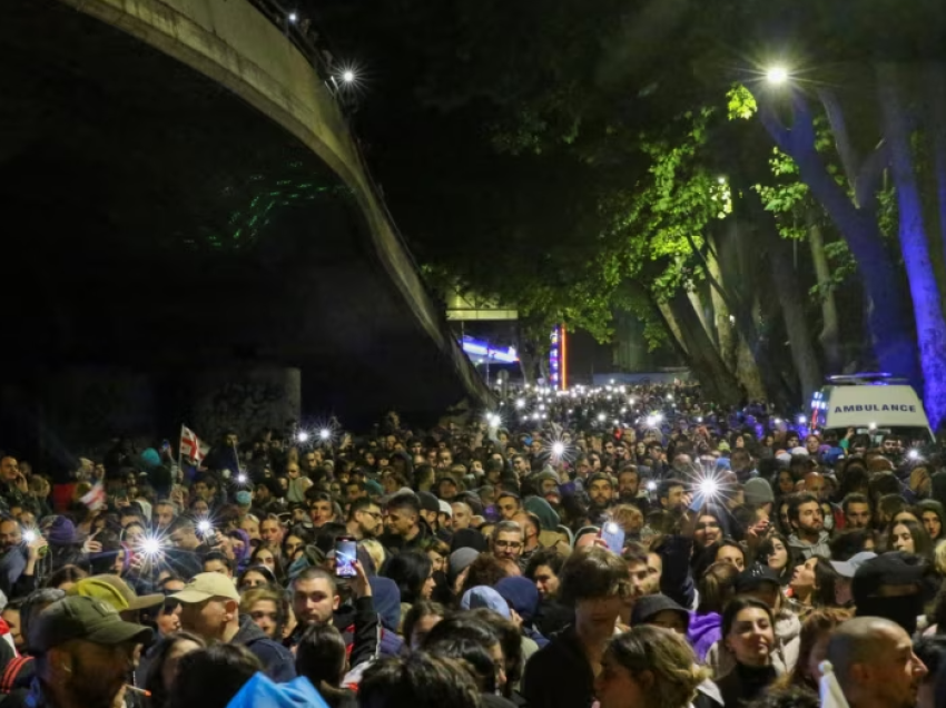 Gjeorgji, opozita denoncon manipulimin e zgjedhjeve, fillon protestat