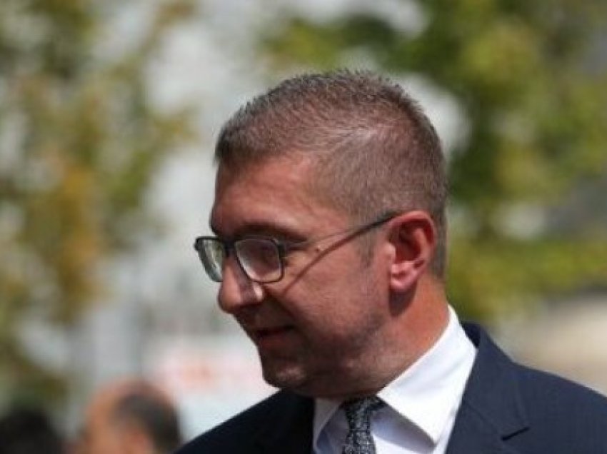 Mickoski për letrën e Ahmetit: Duhet t’i kushtohet vëmendje çdo letre të çdo qytetari