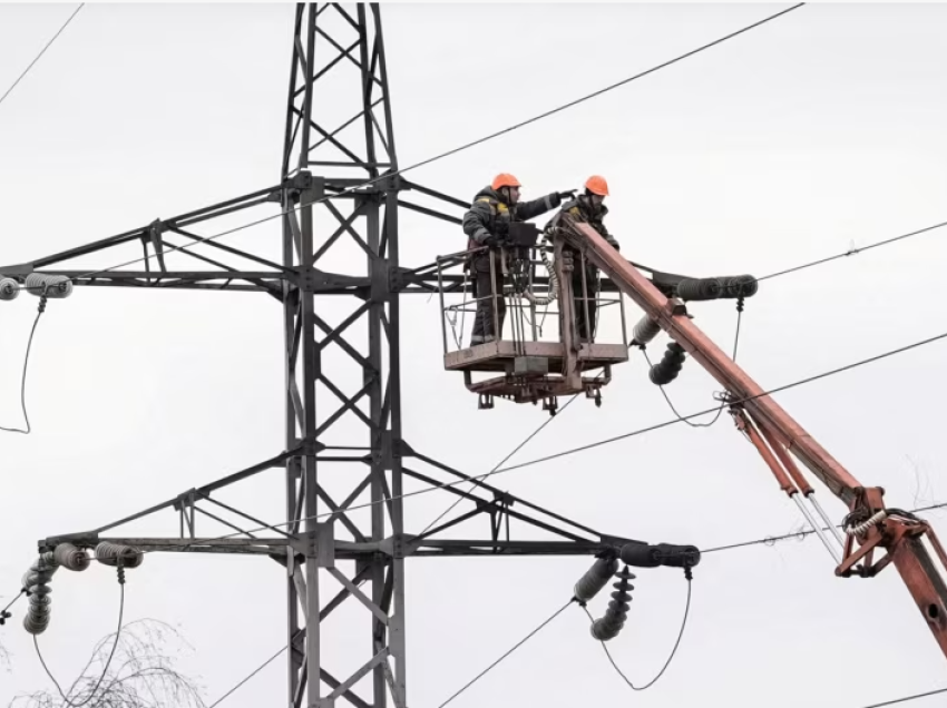 Kremlini mohon se po bisedon me Kievin për të ndalur sulmet kundër energjisë