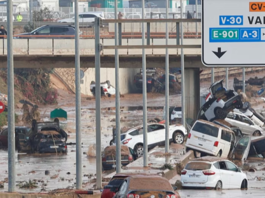 Vazhdojnë kërkimet për të zhdukur në Spanjë, pas përmbytjeve vdekjeprurëse