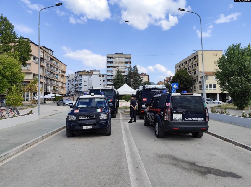 Karabinierët italianë i përfundojnë stërvitjet në urën e Ibrit