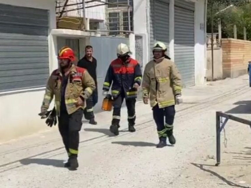 Panik në Vlorë/ Shpërthen në flakë apartamenti i të moshuarve, ja çfarë dyshohet