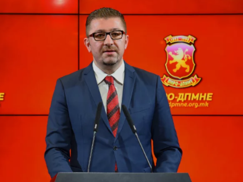 Mickoski për ligjin e gjuhëve: Të mos i bëjmë presion Gjykatës Kushtetuese