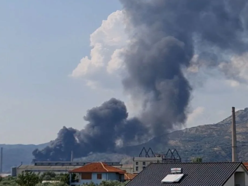 Përfshihet nga flakët fabrika e materialeve plastike në Elbasan, dyshohet për viktima! Tymi mbulon qytetin