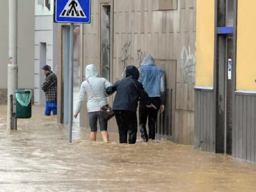 ​Stuhia godet Italinë e veriut