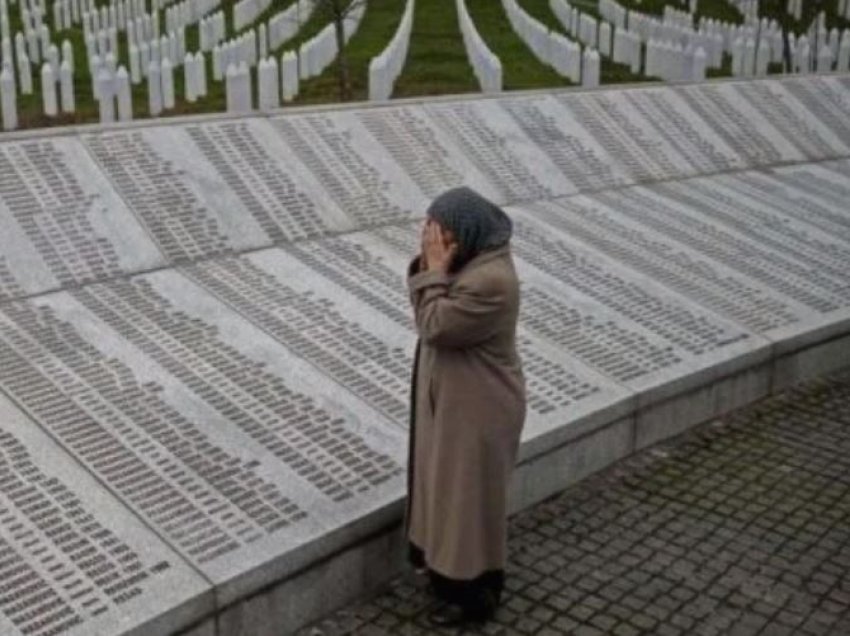 Shoqatat e viktimave të luftës e raportojnë Vulinin: Gjatë takimit me Putinin, mohoi gjenocidin në Srebrenicë