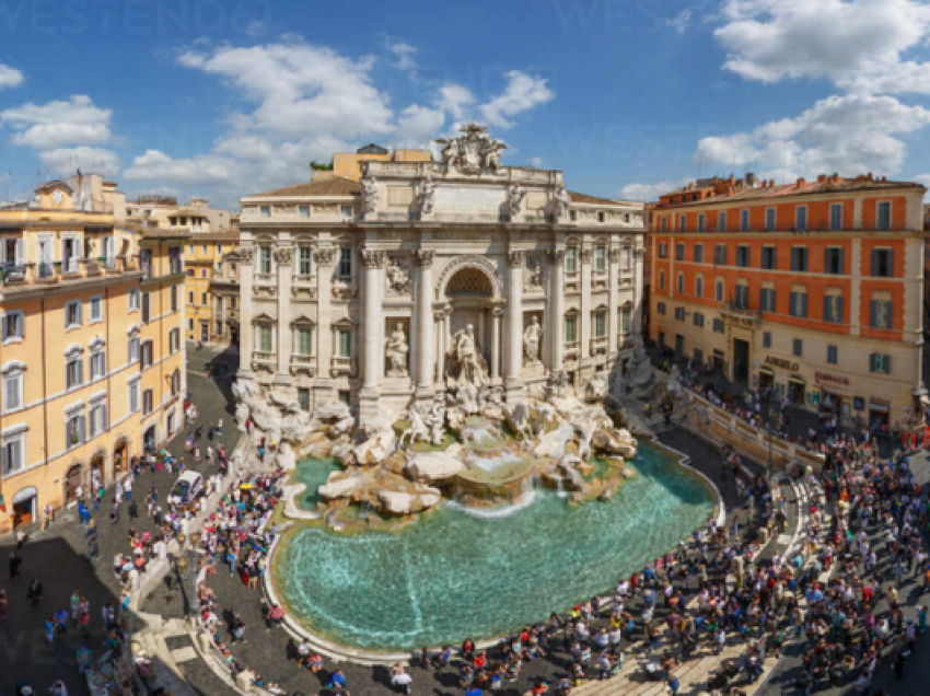 Përse Roma dëshiron të tarifojë turistët që duan të vizitojnë shatërvanin e Trevit?