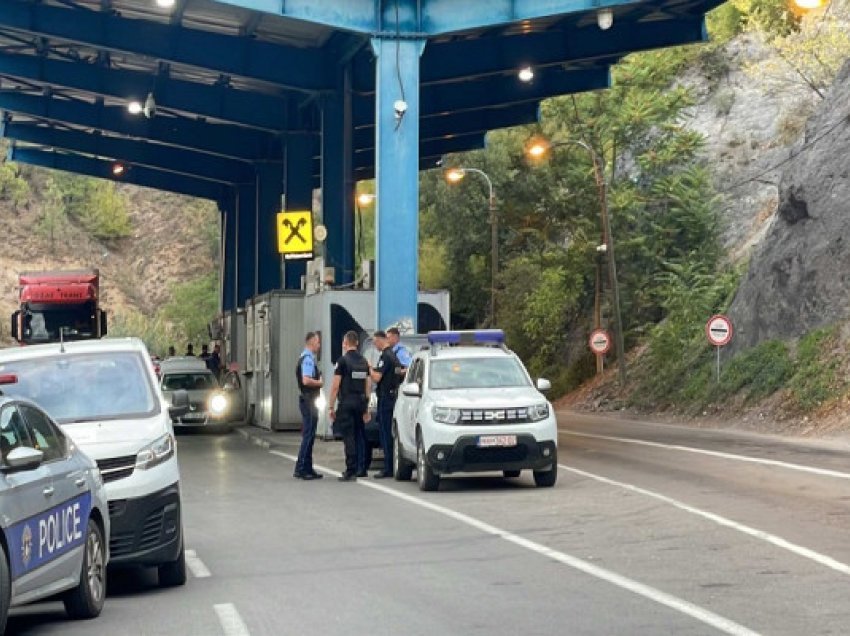 ​Më të fundit nga Jarinje, policia këshillon mërgimtarët të mos shkojnë drejt Serbisë