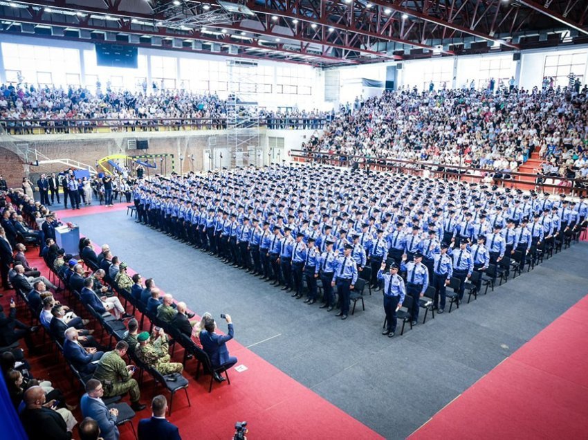 Bedri Hamza përgëzon “vajzat dhe djemtë më të mirë të vendit” për zhvillimin e Policisë