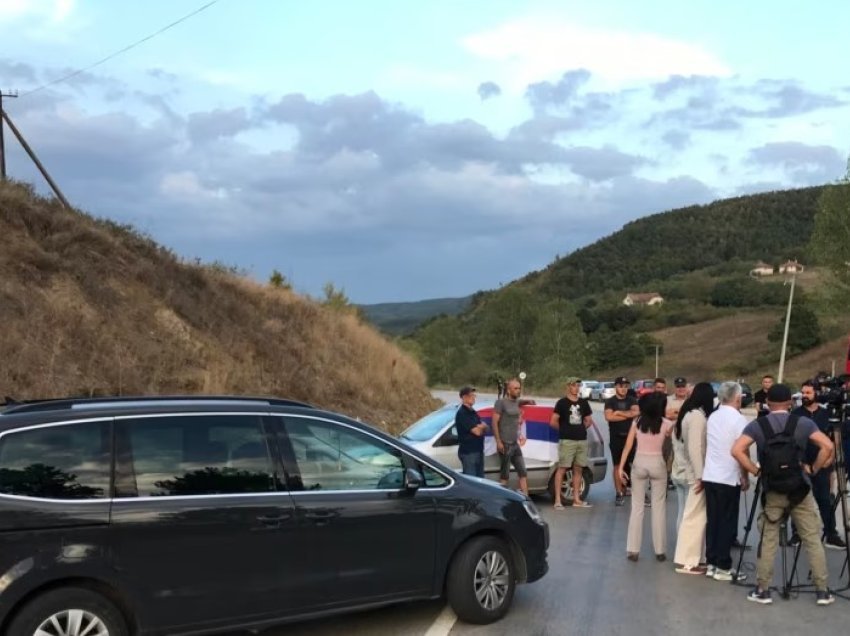 Zhvillimet e fundit, bllokohet rruga në afërsi të pikës kufitare mes Serbisë dhe Kosovës në Merdarë