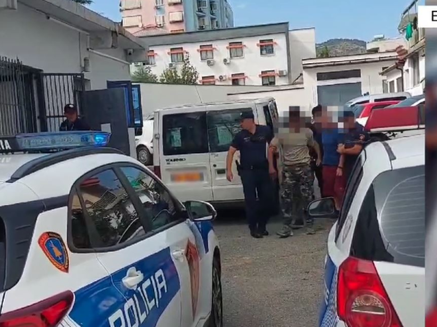 Transportonte kundrejt fitimit 4 emigrantë nga Pakistani, arrestohet 55-vjeçari në Elbasan