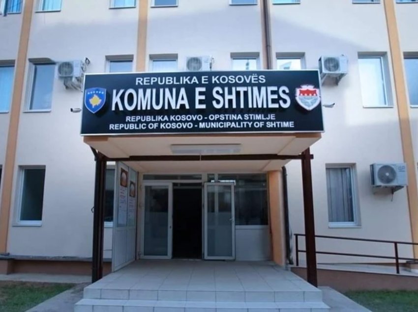 Komuna e Shtimes ndan 100 bursa për 100 studentë