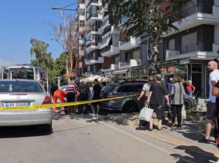 Po kalonte rrugën tek vizat e bardha, Benzi përplas këmbësoren në Korçë, dërgohet me urgjencë në spital