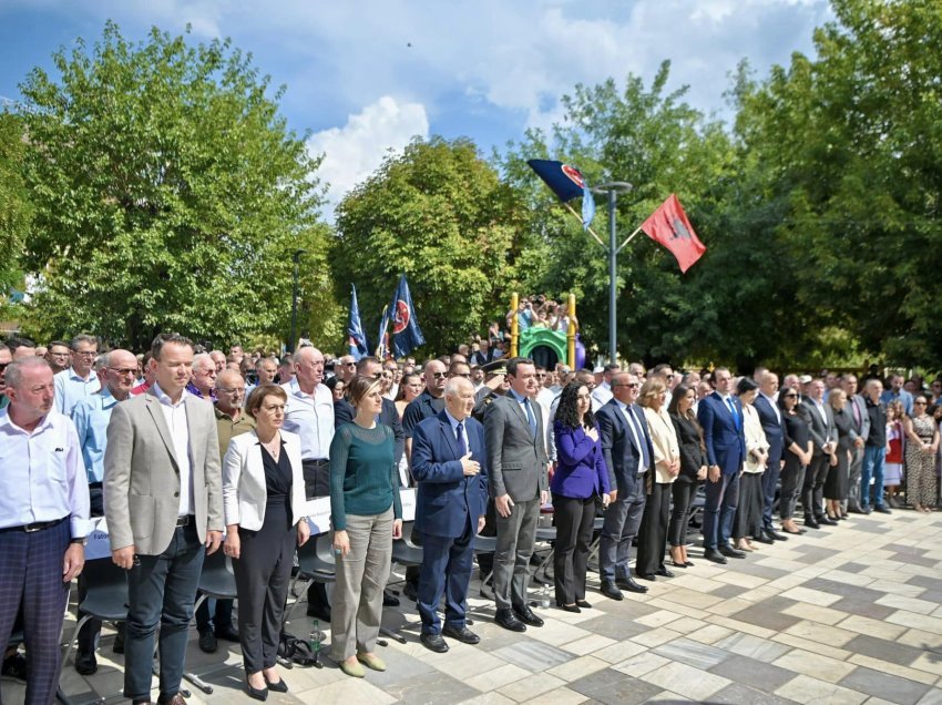 “Mos shkoni kaq larg o politikanë...” Profesor Bytyçi ka fjalë për mos përshëndetjen mes liderëve të Kosovës