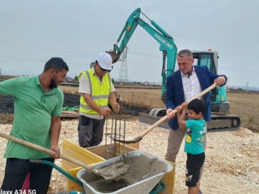 Filloi ndërtimi i shtëpive të reja për dy familje në Plemetin