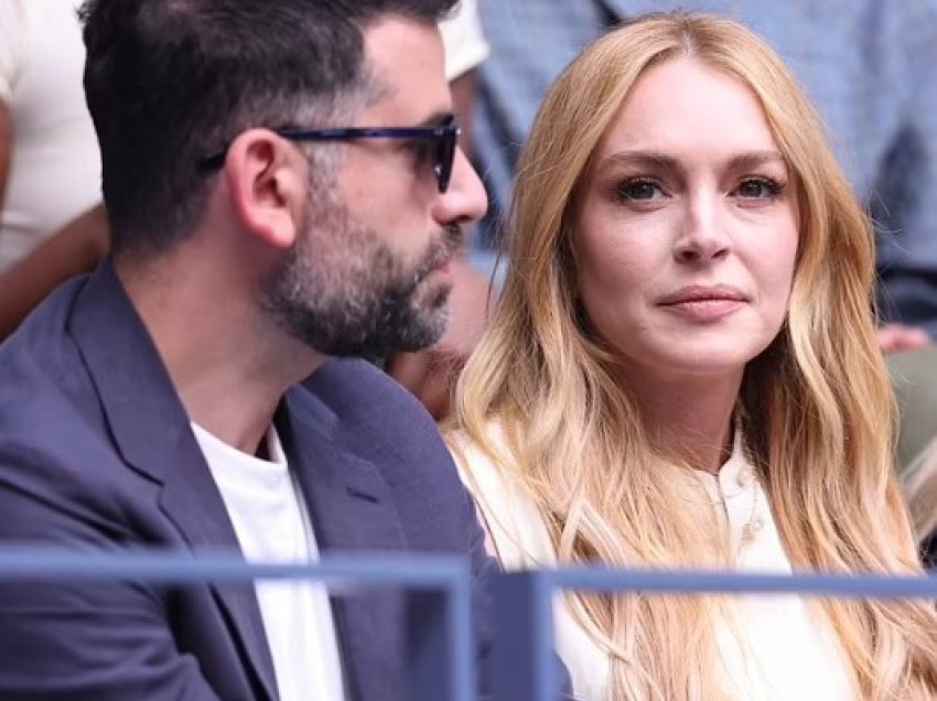 Lindsay Lohan dukej tejet elegante gjatë paraqitjes së saj në US Open