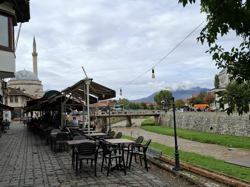 Komuna e Prizrenit kërkon lirimin e hapësirave publike në qendër të qytetit 