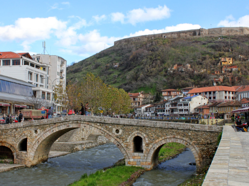 Prizrenasi gjen një kuti metali ushtarake, brenda saj kishte municion